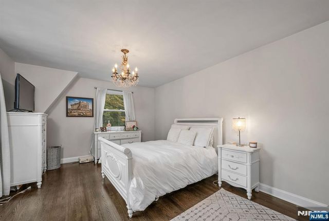 206 Long Hill Road, Oakland, NJ 07436
