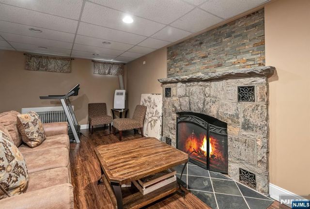 206 Long Hill Road, Oakland, NJ 07436