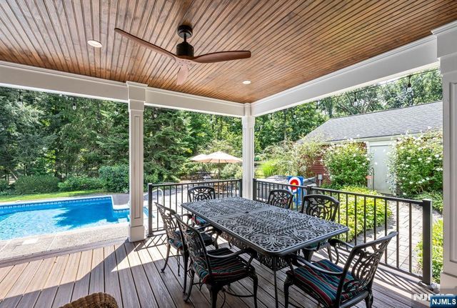 206 Long Hill Road, Oakland, NJ 07436