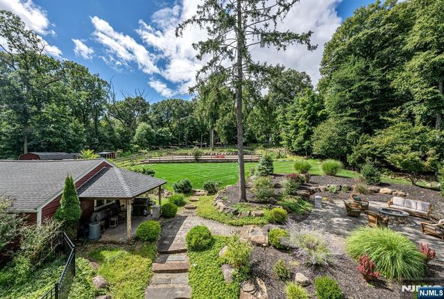 206 Long Hill Road, Oakland, NJ 07436