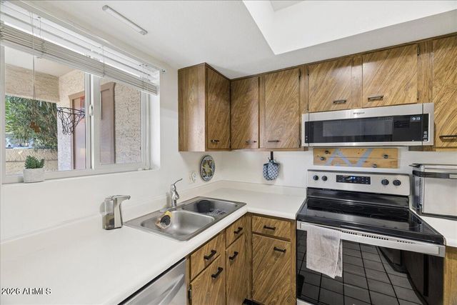 4150 E CACTUS Road 120, Phoenix, AZ 85032