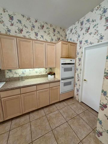219 Kavenish Drive, Rancho Mirage, CA 92270