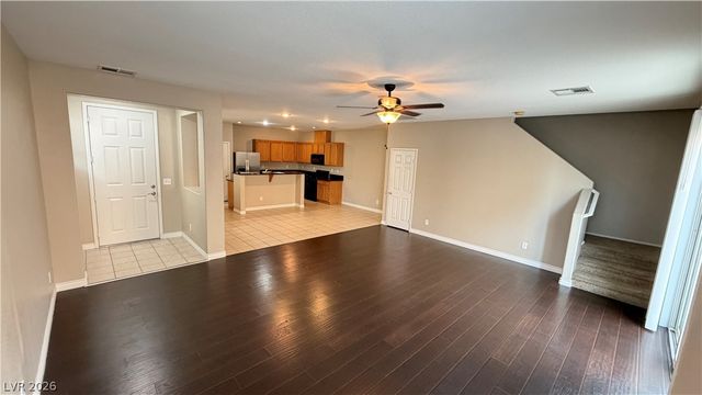 25 Red Oak Canyon Street 2, Henderson, NV 89012