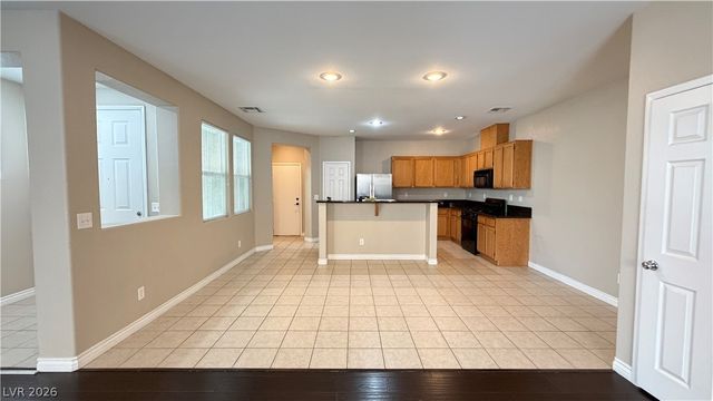 25 Red Oak Canyon Street 2, Henderson, NV 89012