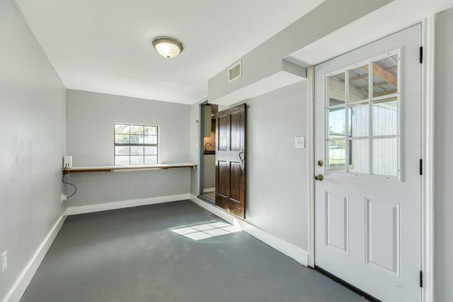 640 Whitten Street, Clute, TX 77531