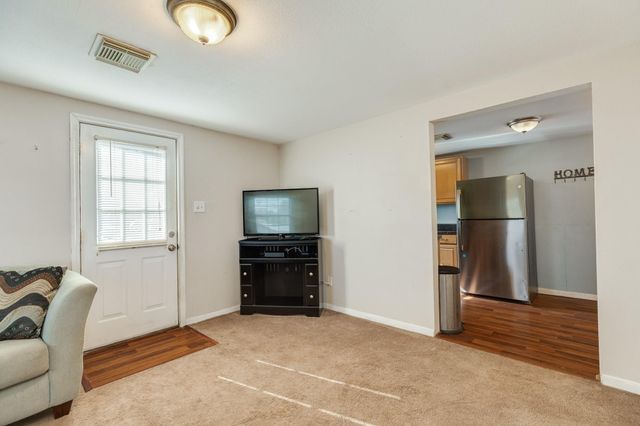 640 Whitten Street, Clute, TX 77531