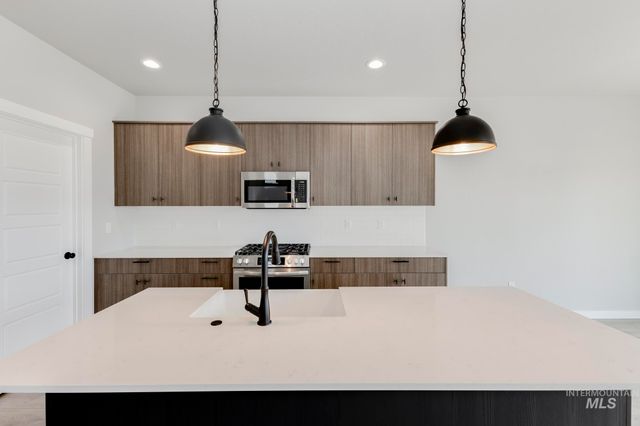 10530 W Teratai St, Star, ID 83669