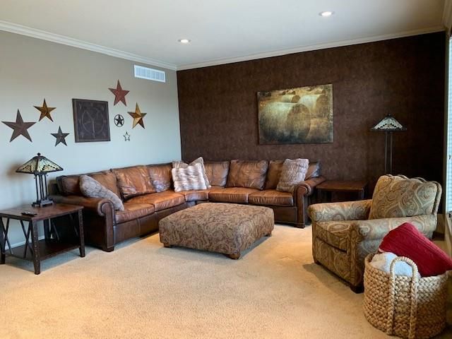 11018 W 163rd Terrace, Overland Park, KS 66221