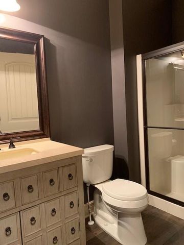 11018 W 163rd Terrace, Overland Park, KS 66221