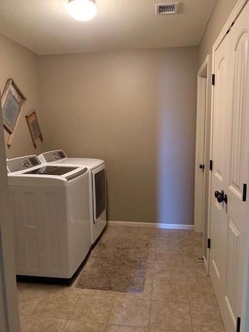 11018 W 163rd Terrace, Overland Park, KS 66221
