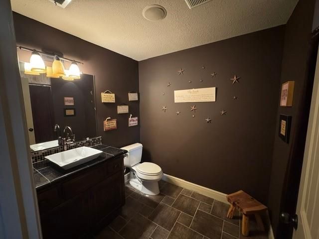 11018 W 163rd Terrace, Overland Park, KS 66221