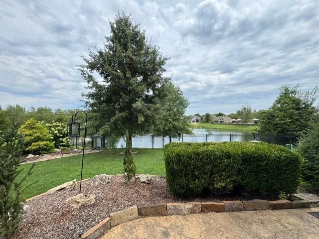 11018 W 163rd Terrace, Overland Park, KS 66221
