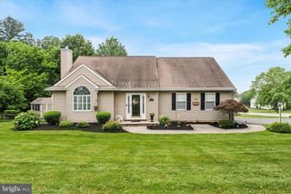 302 S BROOKSIDE DR, Oxford, PA 19363