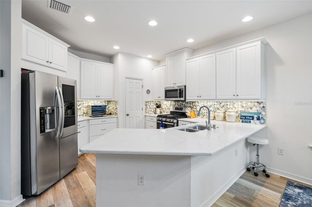 8519 ARABELLA LANE, Seminole, FL 33777