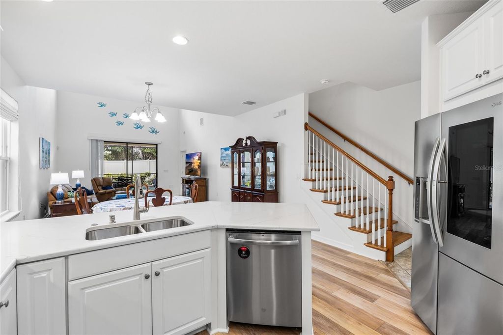 Image 11 of property listing at 8519 ARABELLA LANE, Seminole, FL 33777