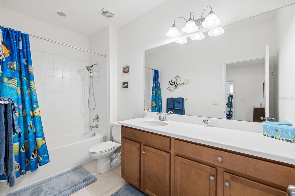 Image 33 of property listing at 8519 ARABELLA LANE, Seminole, FL 33777