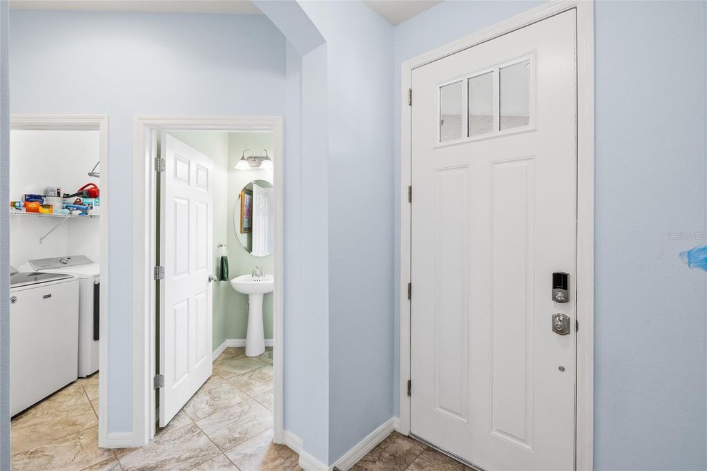 Image 5 of property listing at 8519 ARABELLA LANE, Seminole, FL 33777