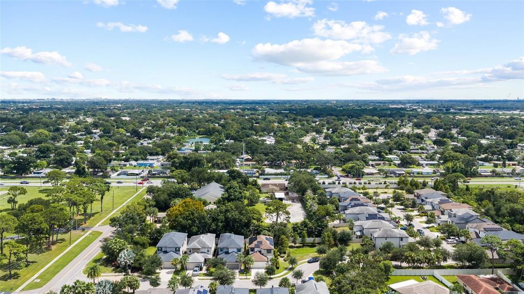 Image 53 of property listing at 8519 ARABELLA LANE, Seminole, FL 33777
