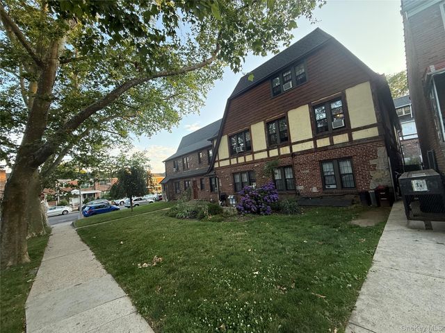 190-15 Crocheron Avenue, Flushing, NY 11358