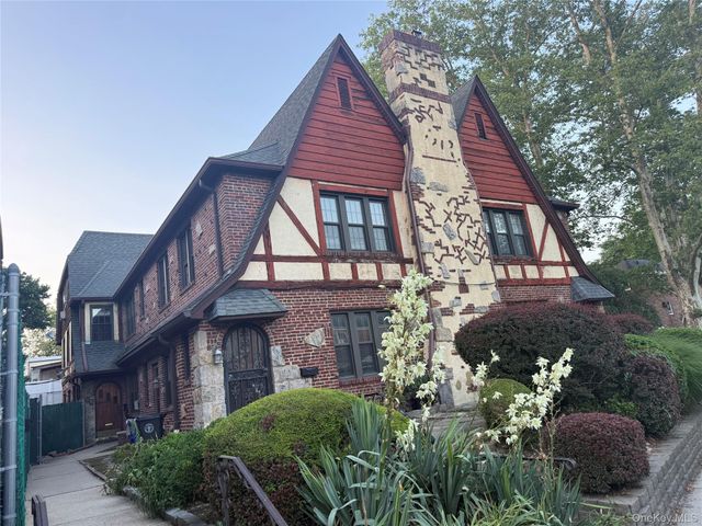 190-15 Crocheron Avenue, Flushing, NY 11358