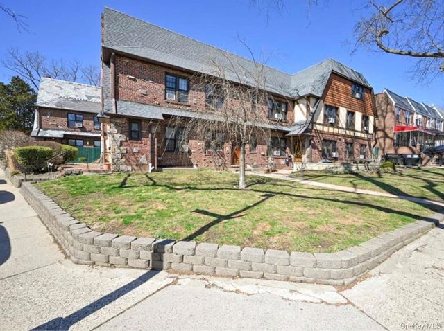 190-15 Crocheron Avenue, Flushing, NY 11358
