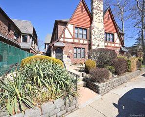 190-15 Crocheron Avenue, Flushing, NY 11358