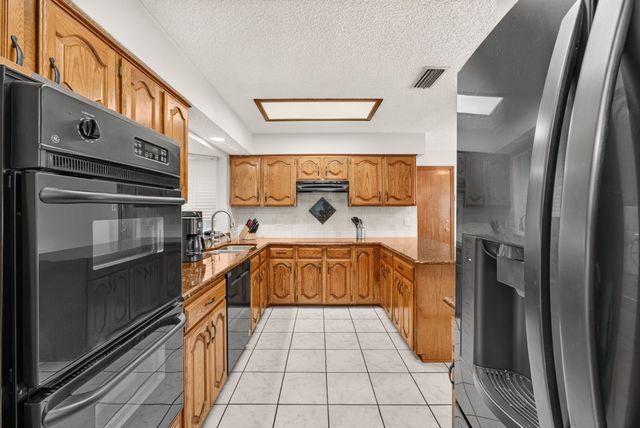 1208 Fox Hollow Drive, Carrollton, TX 75007