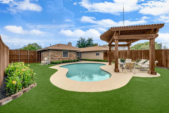 1208 Fox Hollow Drive, Carrollton, TX 75007