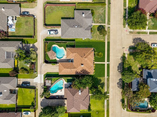 1208 Fox Hollow Drive, Carrollton, TX 75007