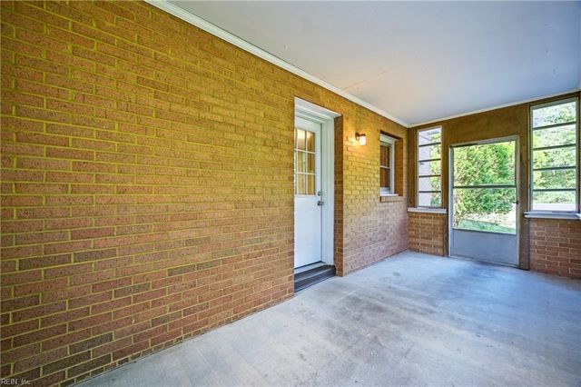 317 George Washington HWY S, Chesapeake, VA 23323