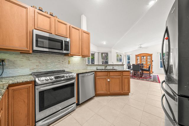 18098 93rd Road N, The Acreage, FL 33470