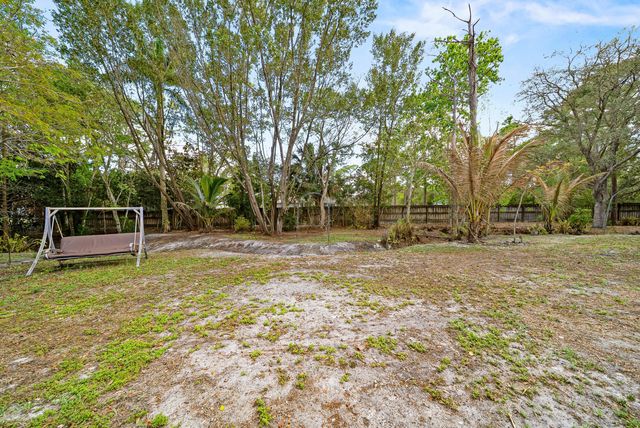 18098 93rd Road N, The Acreage, FL 33470