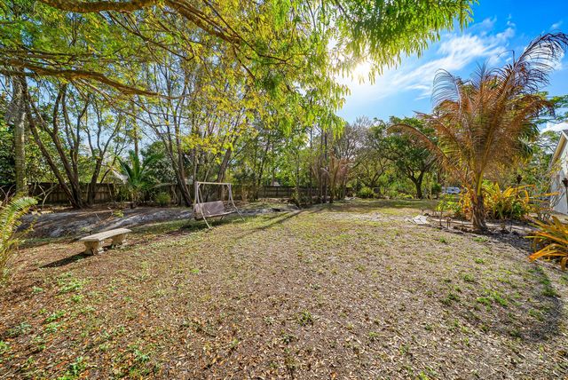 18098 93rd Road N, The Acreage, FL 33470