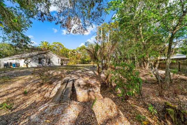 18098 93rd Road N, The Acreage, FL 33470