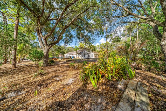 18098 93rd Road N, The Acreage, FL 33470