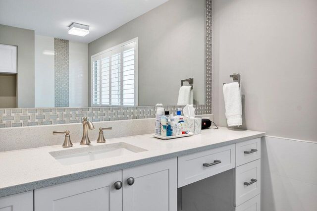 941 Dogwood Drive, Delray Beach, FL 33483