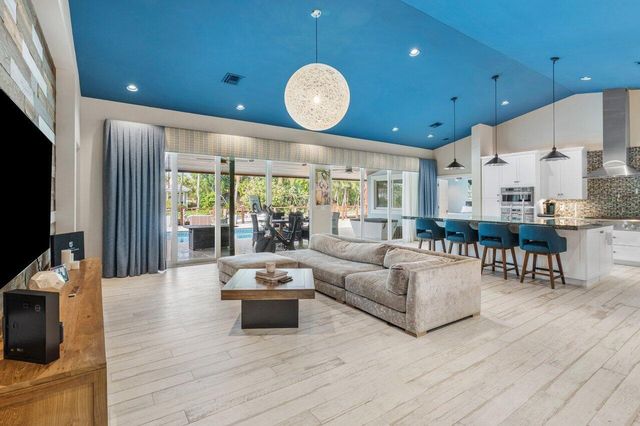 941 Dogwood Drive, Delray Beach, FL 33483