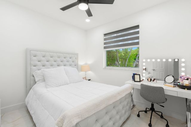 5617 NW 106th Way, Coral Springs, FL 33076
