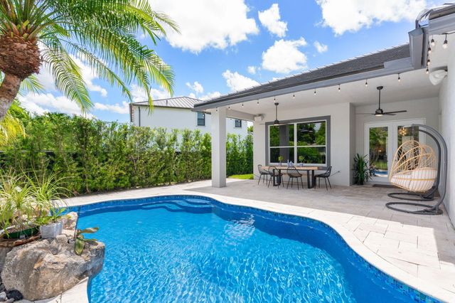 5617 NW 106th Way, Coral Springs, FL 33076