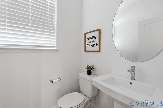 13809 Village View Dr, Midlothian, VA 23114