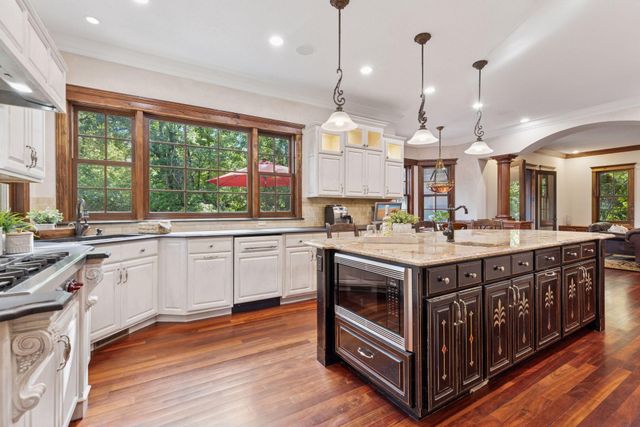 8523 Amsden Road, Bloomington, MN 55438