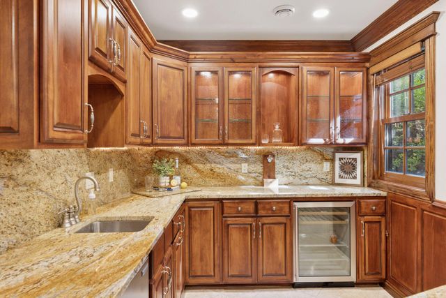 8523 Amsden Road, Bloomington, MN 55438