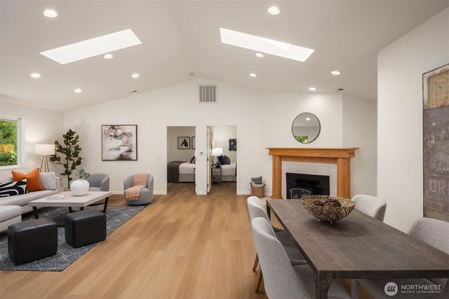 6516 24th Avenue SW, Seattle, WA 98106