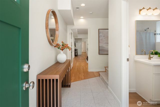 6516 24th Avenue SW, Seattle, WA 98106