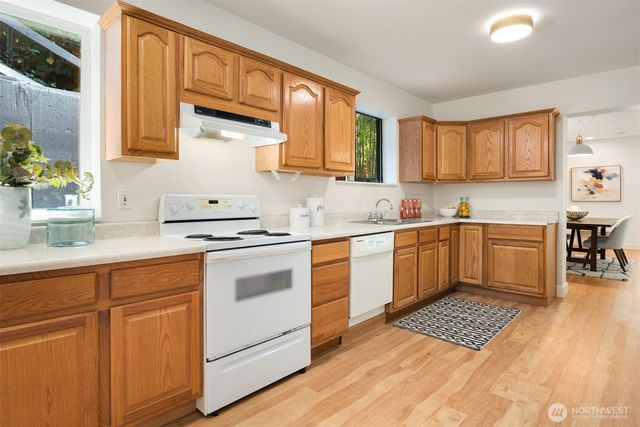 6516 24th Avenue SW, Seattle, WA 98106