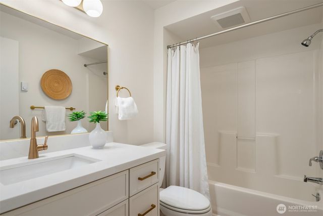 6516 24th Avenue SW, Seattle, WA 98106