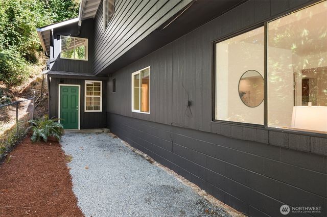6516 24th Avenue SW, Seattle, WA 98106