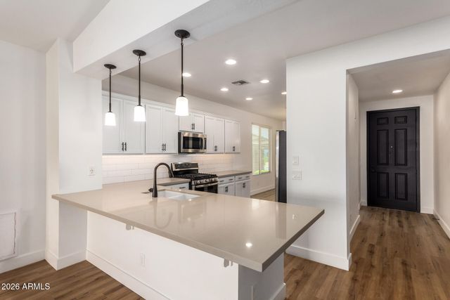 614 E BRISA Drive, Phoenix, AZ 85085