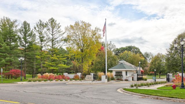 33 W Grove Court, Freeland, MI 48623