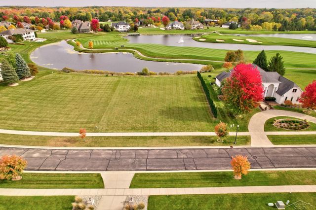 33 W Grove Court, Freeland, MI 48623